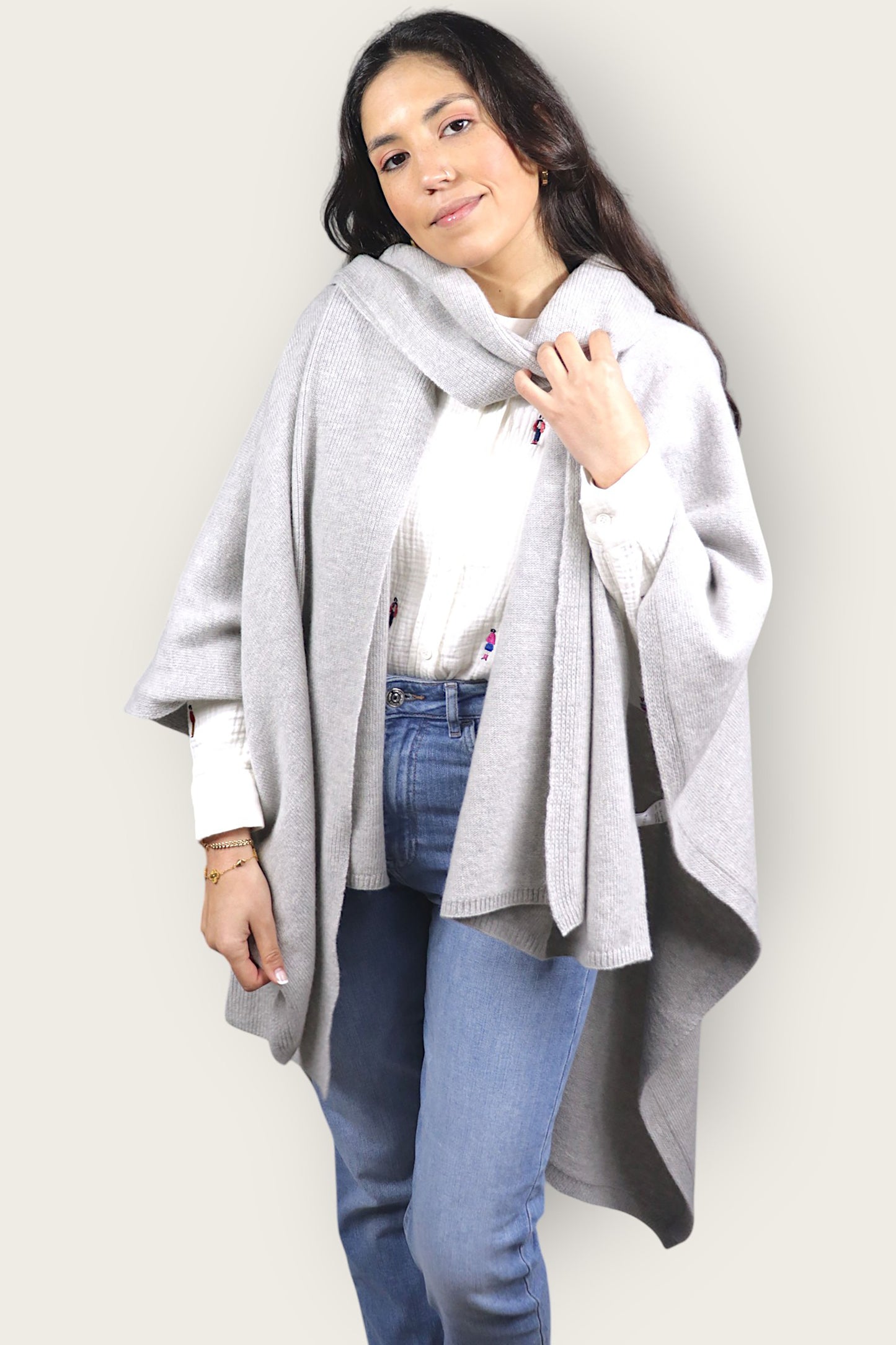Light grey lambswool scarf cape with pearl knit. Warm wool outerwear made in Portugal