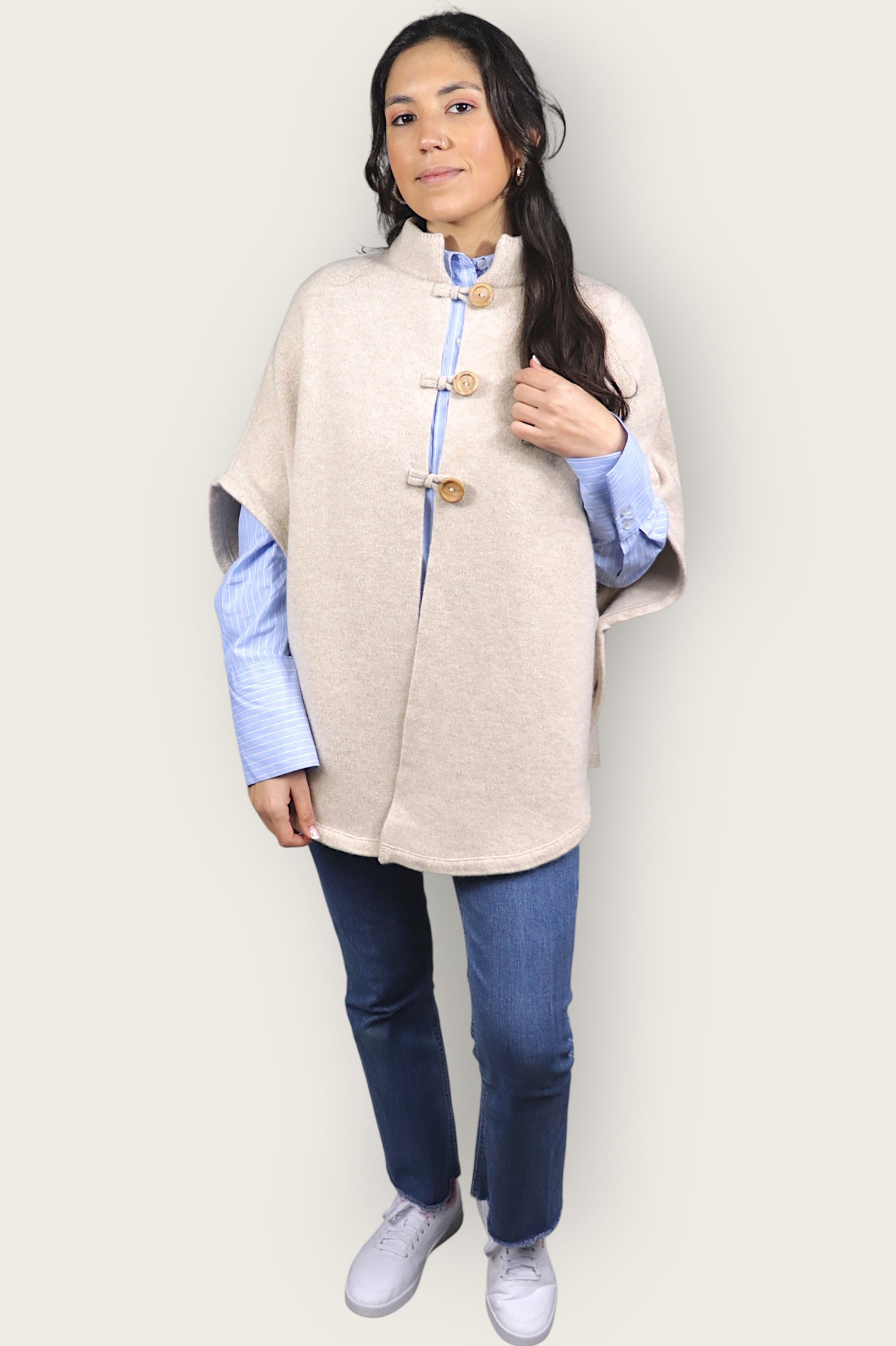 Poncho Botões de Madeira