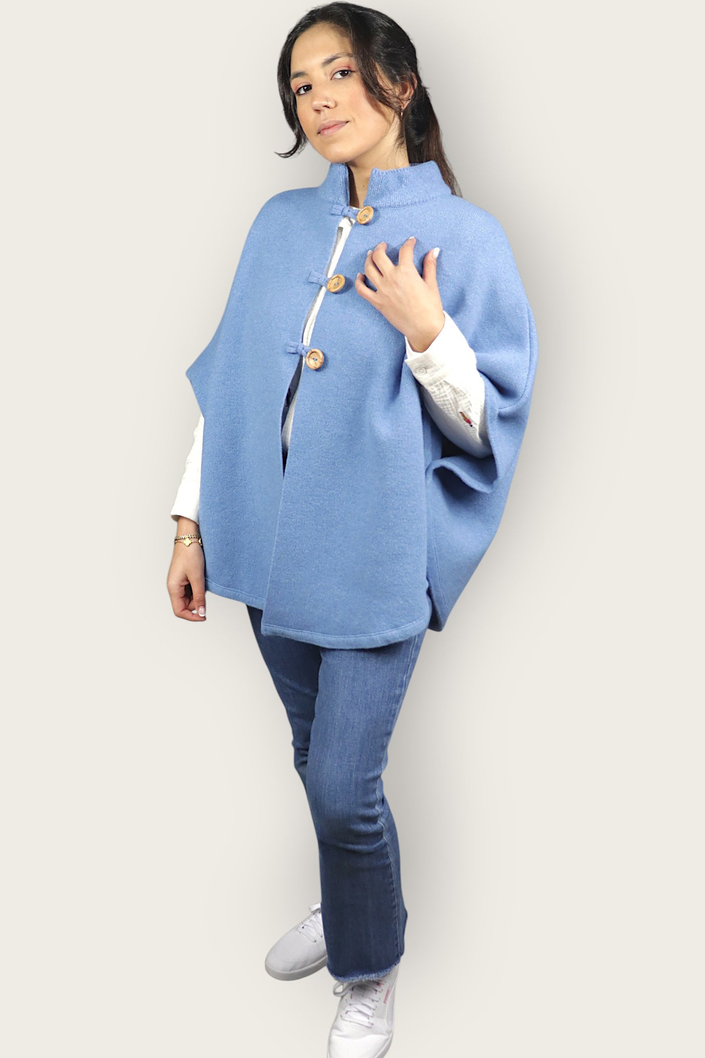 Poncho Botões de Madeira